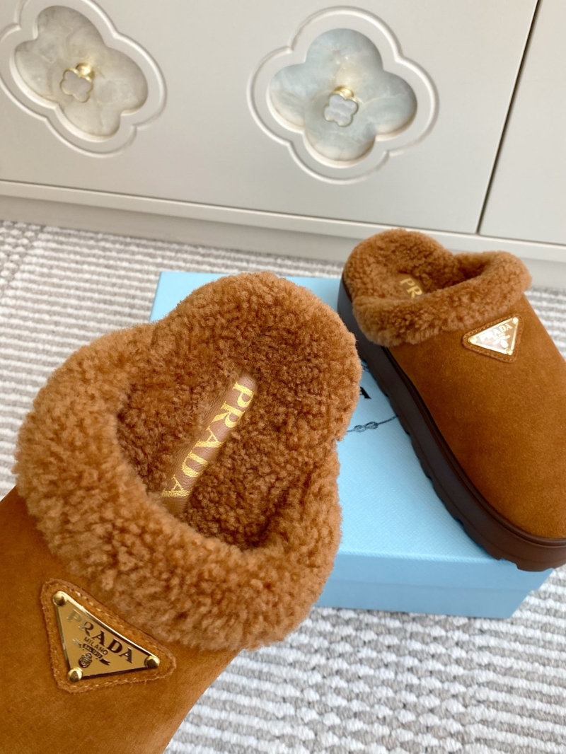 Pra*a slippers